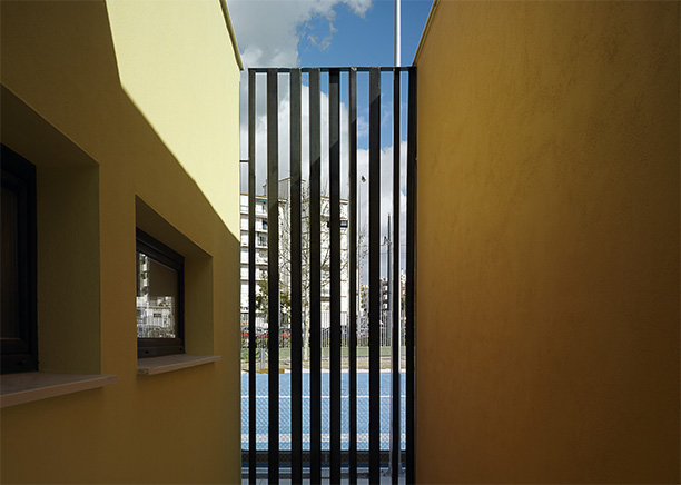 Edificio de vestuarios y pistas deportivas en el parque María Zambrano | Vélez-Málaga